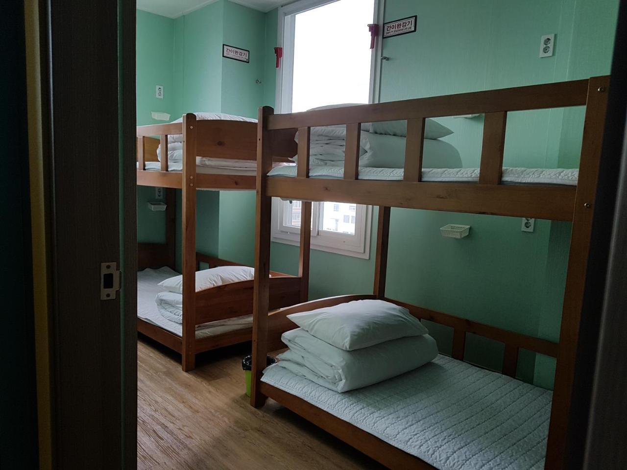 Hyu Plus Guesthouse Busan Bagian luar foto
