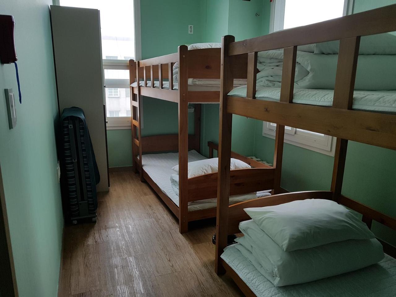 Hyu Plus Guesthouse Busan Bagian luar foto
